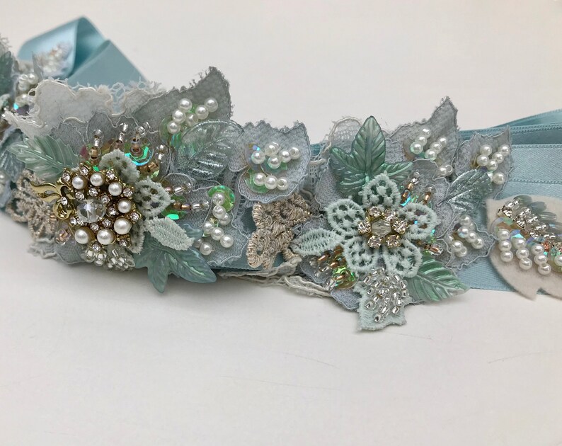 Crystal Pearl Beaded Lace Bridal Sash Beach Glass Floral Wedding Sash Vintage Chic Wedding Belt Wedding Dress Sash Pearl Flower Sash
