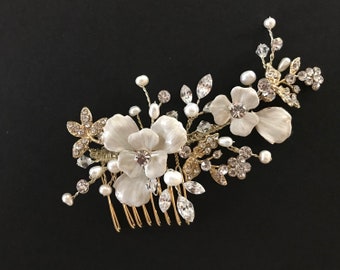 Floral Crystal & Freshwater Pearl Bridal Hair Comb /  Wedding Hairpiece /  Flower Hair Comb / Gold Bridal Headpiece / Bridal Hairpiece