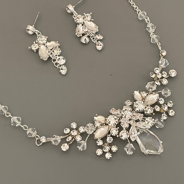 Swarovski Crystal Necklace Earring Set / Gold Necklace Earring Set / Wedding Jewelry Set / Bridal Necklace Earring Set / Bridal Jewelry Set
