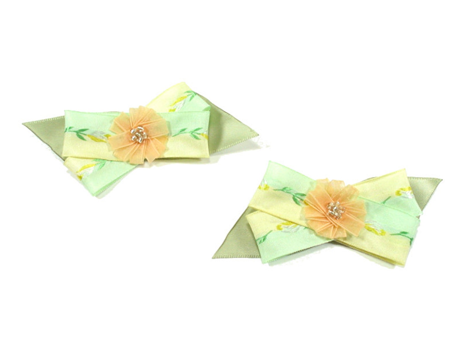 peach flower criss cross bow shoe clips, bridesmaid shoe clips, wedding shoe clips, for high heels, summer sandles and ballet fl