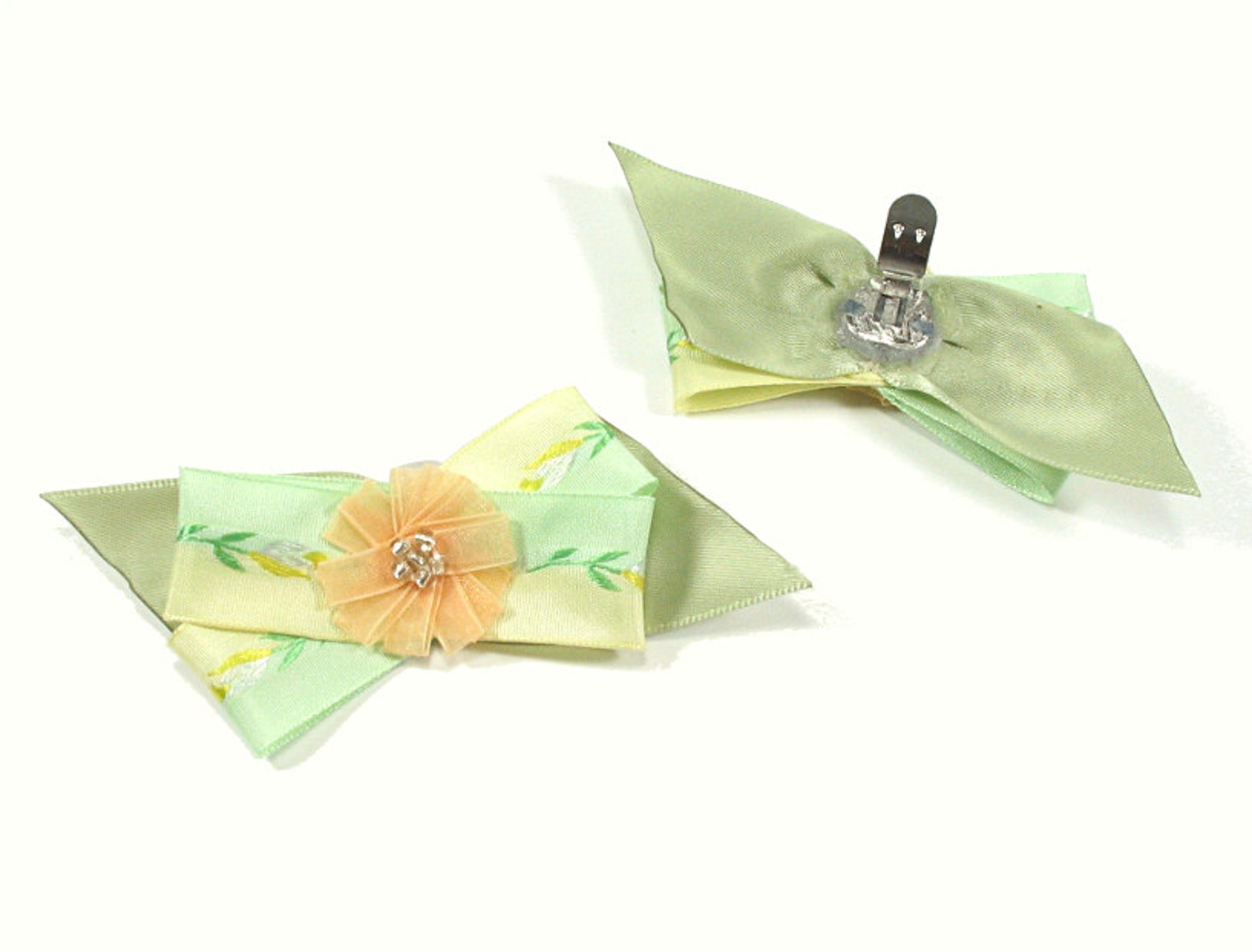 peach flower criss cross bow shoe clips, bridesmaid shoe clips, wedding shoe clips, for high heels, summer sandles and ballet fl