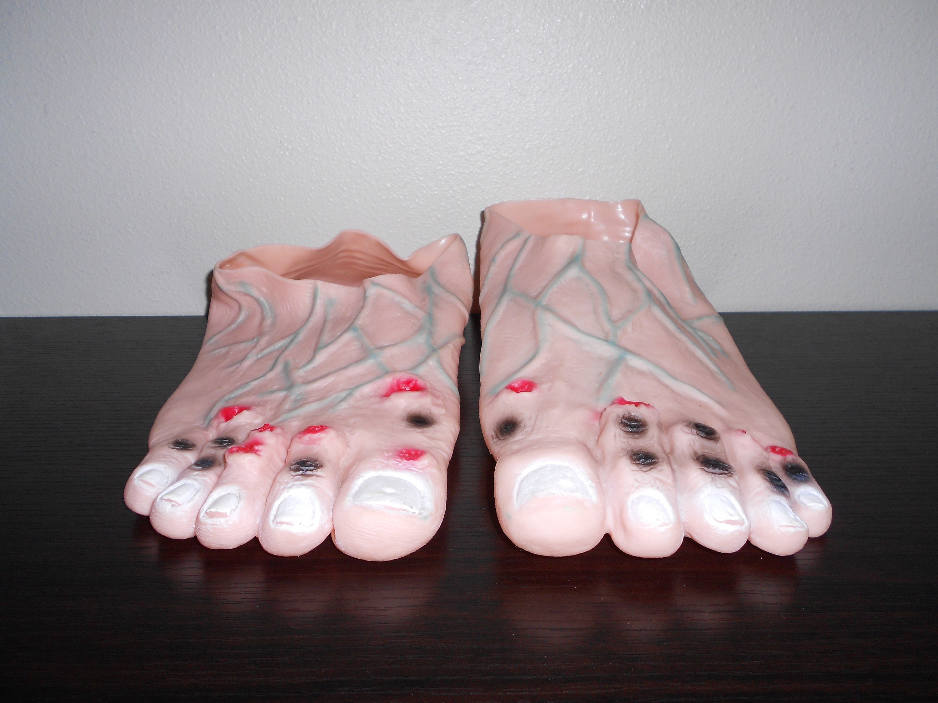 Vintage Halloween Zombie Monster Füße | Etsy Vintage Halloween Zombie Monster Füße | Etsy