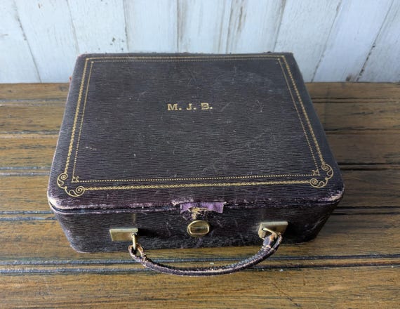 Small Leather Manicure Case, Made in Spain, Empty Carrying Vanity with Handle, Fragile Antique