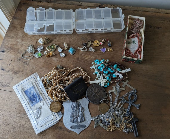 Bundle Vintage Jewelry, Pearls, Antique Beads, Re… - image 1