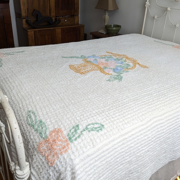 White Chenille Flower Basket Bedspread Colorful Flower Bouquet, Beautiful Vintage Bed Cover