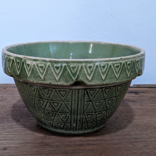 Green Hearts & Triangles 6" Stoneware Mixing Bowl, Small Antique McCoy USA Yellowware