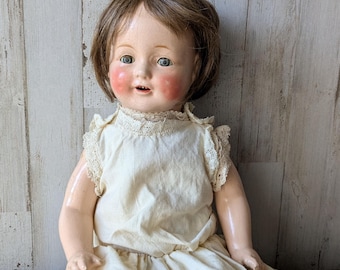 E.I.H. antique Co. 17 pouces de haut, poupée cheval, composition et tissu, jambes articulées, pleureur