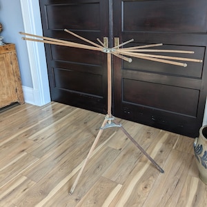 Antique Laundry Drying Rack, Collapsible Freestanding Wood Clothesline, Extendable, Missing One Arm