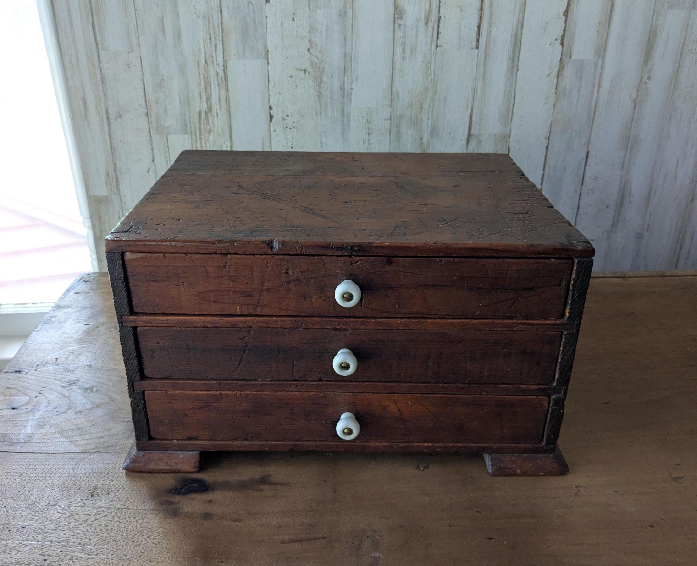 Hocker mit schublade