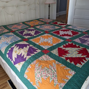 Vintage Handmade Quilt, Bear Paw Variation, Hand Sewn and Hand Quilted Blanket, 1950's Bed Cover image 3