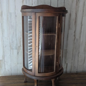 Tabletop Curved Glass Curio Cabinet, 23&quot; Tall, Two Shelves & Door, Vintage Standing Display, Broken Door Handle