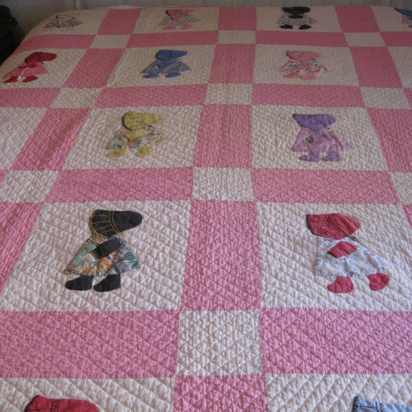 RESERVED Pink Sunbonnet Sue Quilt, Vintage 1950's, Very Nice Condition, Girl Bedspread or Blanket