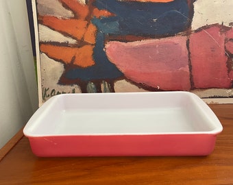 Pyrex Flamingo Pink Baking Pan