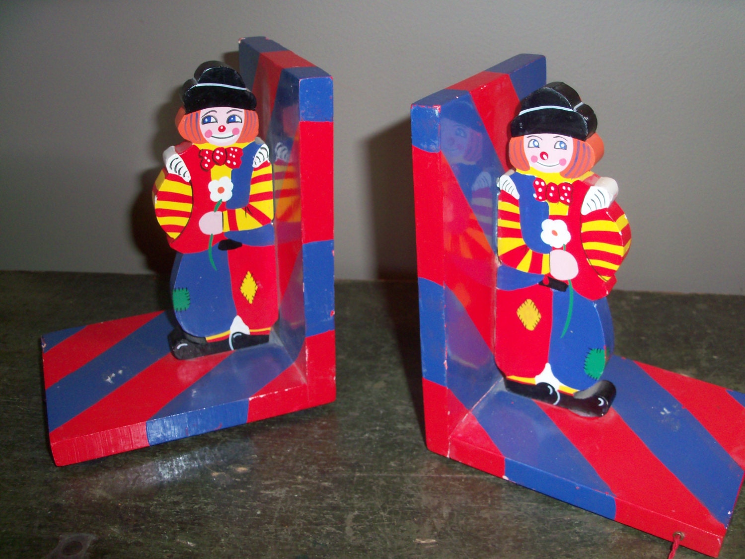 Vintage Pair of Wooden Bookends Clown Colorful Red Blue - Etsy Denmark