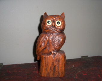 Statuetta di gufo in legno intagliato a mano, decorazione da parete, primitiva vintage