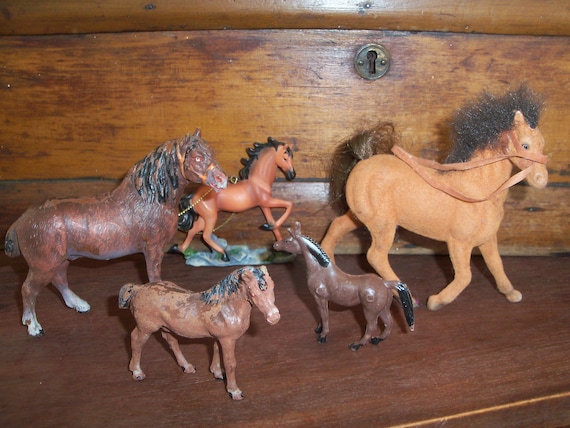 horse figurines toys