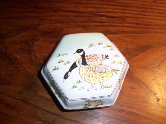 Vintage Handpainted Duck Metal Trinket Box - image 3