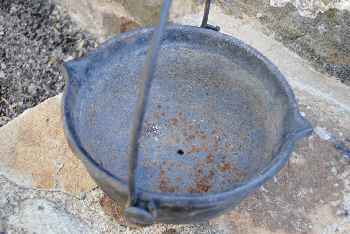 Large Vintage Cast Iron Hanging Pot Planter Farmhouse Etsy