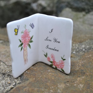 Ceramic Grandmother Gift Grandma Figurine Book Card Love Grandchild