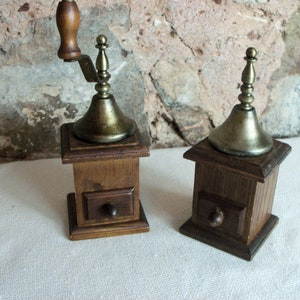 Vintage Rustic Salt and Pepper Shakers Kitchen Eating Spices