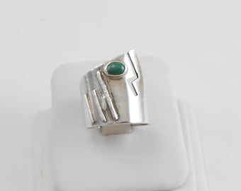Vintage brutalist Malachite Green Stone ring Sterling Silver