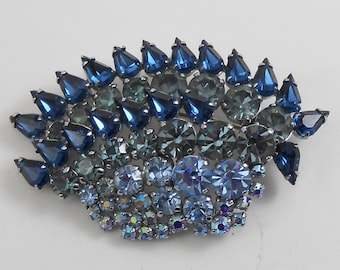 Blaue Kristall Strass Brosche Designer signierte Brosche Made In Austria 1950er Jahre Mid Century Schmuck