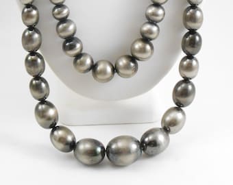 Gunmetal Black and silver round beaded necklaces / Vintage Costume Jewelry/ Steamppunk style beaded necklace