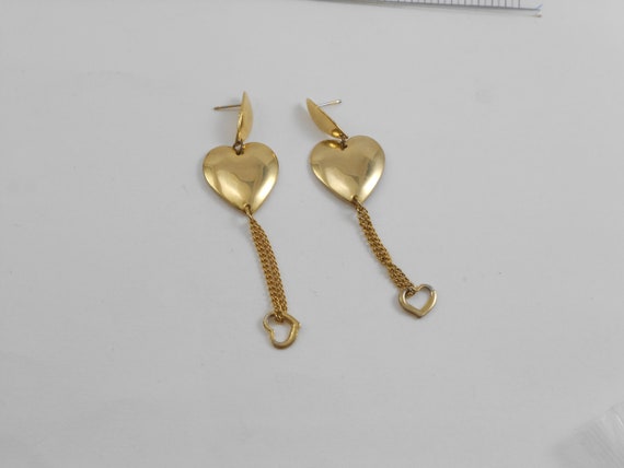 Gold floating hearts pierced dangle earrings - image 3