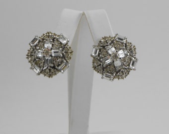 Hollycraft clear rhinestone clip on earrings