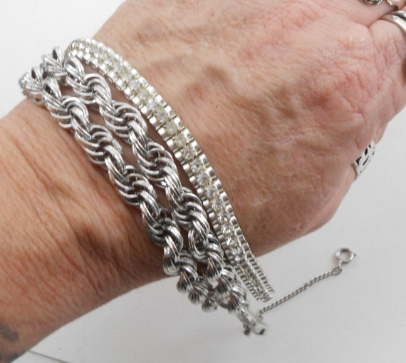 Monet Jewelry Bracelet - Silver tone double twist… - image 4