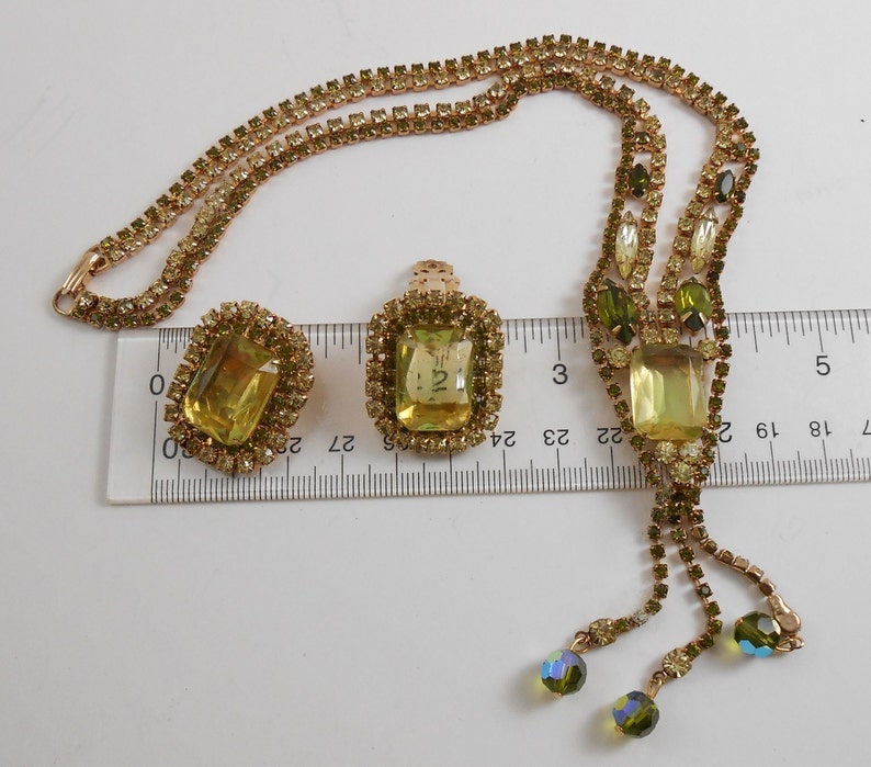 Green Glass rhinestone jewelry set - necklace and earings - Demi image 5