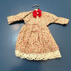 Floral dress with red bow and lace accent for Blythe, Pullip and like size doll