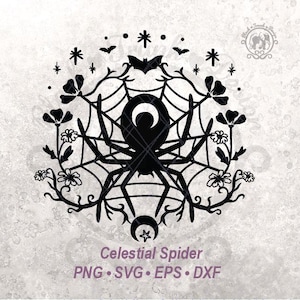 Puede incluir: Un diseño gráfico negro que presenta una araña central con una luna creciente en el abdomen, rodeada por una telaraña, enredaderas florales, murciélagos y estrellas. El texto inferior dice Celestial Spider PNG SVG EPS DXF.