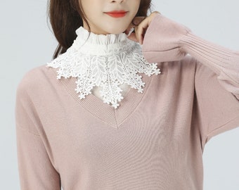 Detachable Pleated Fake Collar Shirt with Floral Lace F40