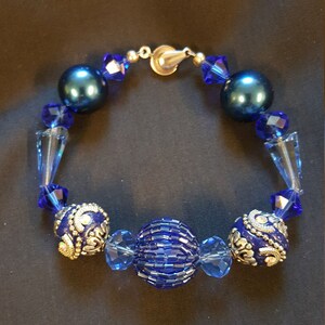 Bracelet Elegant Blue, 7" Inside Circumference