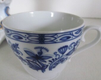 Blue Danube Tea Cup Blue Onion Pattern Winteling Kirchenlamitz Baviara Echt Kobalt Schauffessor Blue and White Tea cups Blue White TeaCup