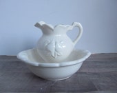 Small Pitcher and Bowl Set Basin England Ewer antique bathroom Decor Water Pitcher Basins Guest Room Decor Bedroom Vanity Decor Pear Decor