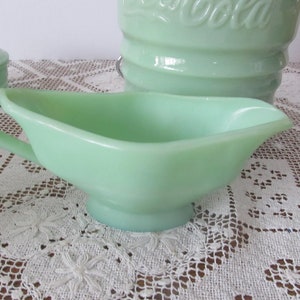 Rare Jadeite Gravy Boat Jadeite Green Glass Resteraunt ware Jadeite Decor Jadeite Home decor Thanksgiving table decor Turkey Gravy