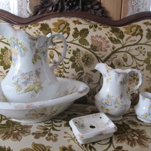 5 Pc Antique Ironstone Pitcher Bowl Set Chamber Pots set Victorian Antique Bathroom Decor Bedroom Decor Antique Farmhouse Guest room Decor
