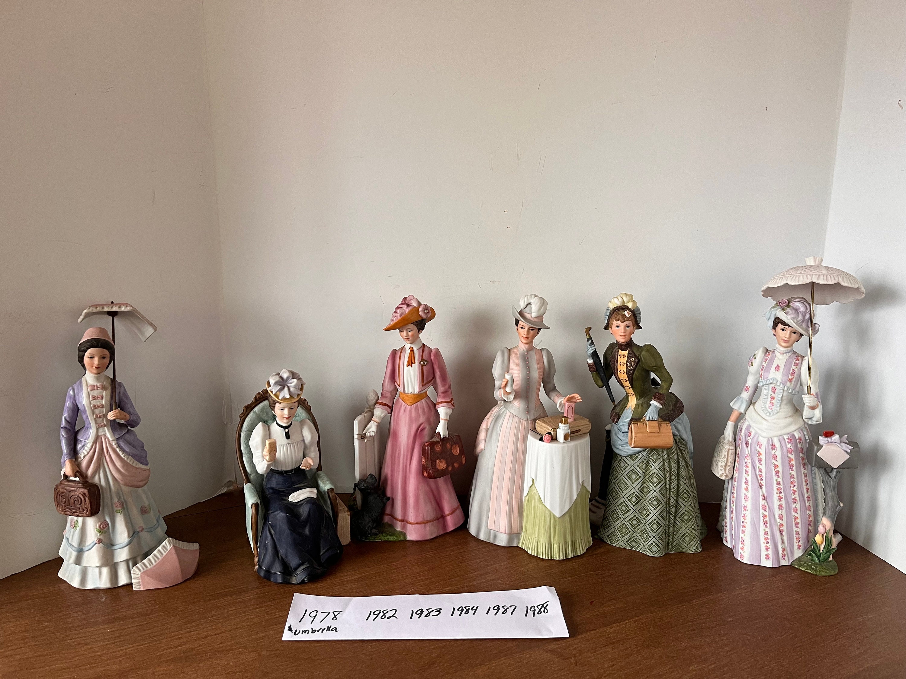 1995 Mrs. Albee Award ヴィンテージ 陶器人形 Vintage Avon