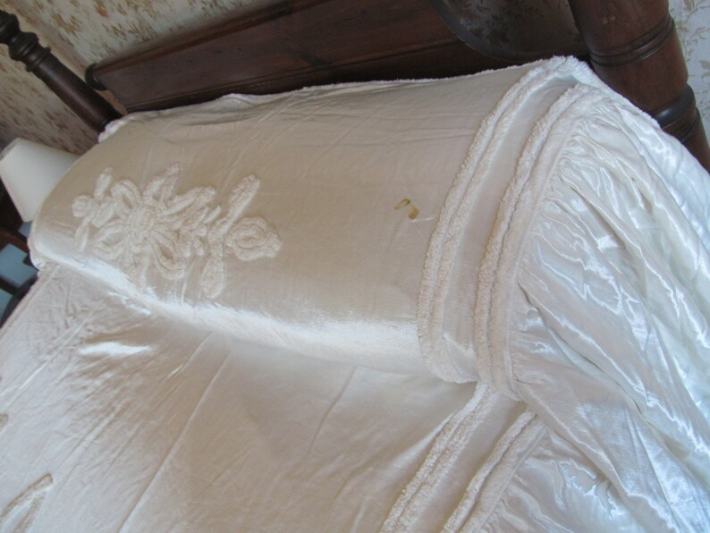 Ivory Satin and Chenille Bedspred Full Sz Double Bedspread Etsy