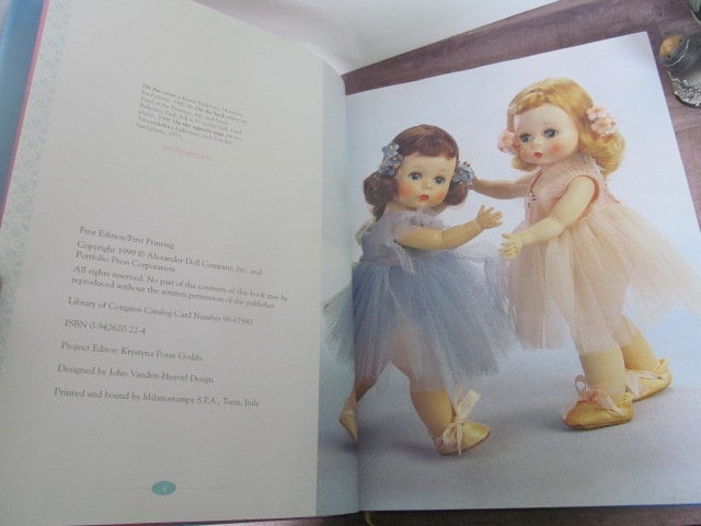 Madame Alexander Dolls an American Legend Book, Tons of Pictures