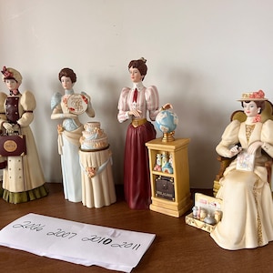 Mrs Albee 2006 2007 2010 2011 Award Avon Victorian Lady Figurine Mrs Albee Avon presidents club awards Victorian Lady  Victorian Home decor
