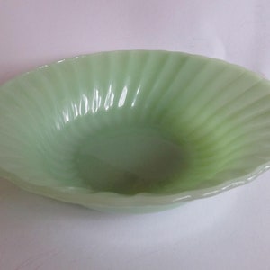 8 1/2&quot; Fire King Oven Ware Jadeite Swirl Serving Bowl Jadeite Mixing Bowls Anchor Hocking Jadeite glassware Art Deco Farmhouse Kitchen decor