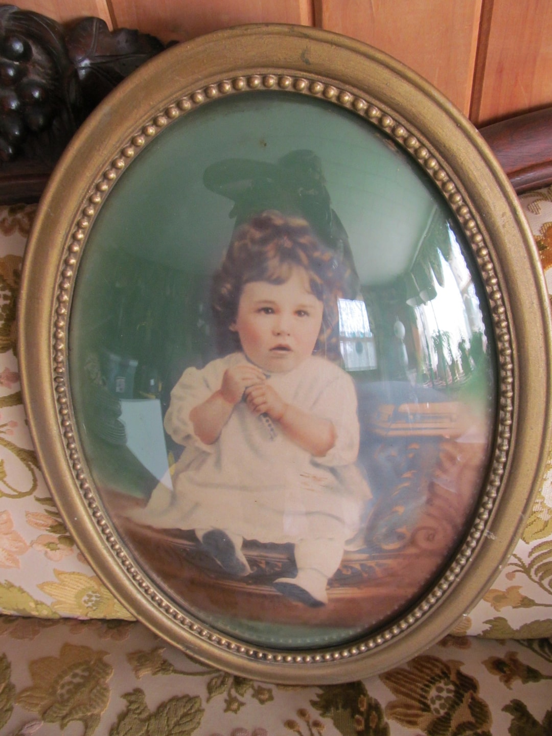 Lg Antique Victorian Oval Picture Frame Beveled Glass Bubble Frame With