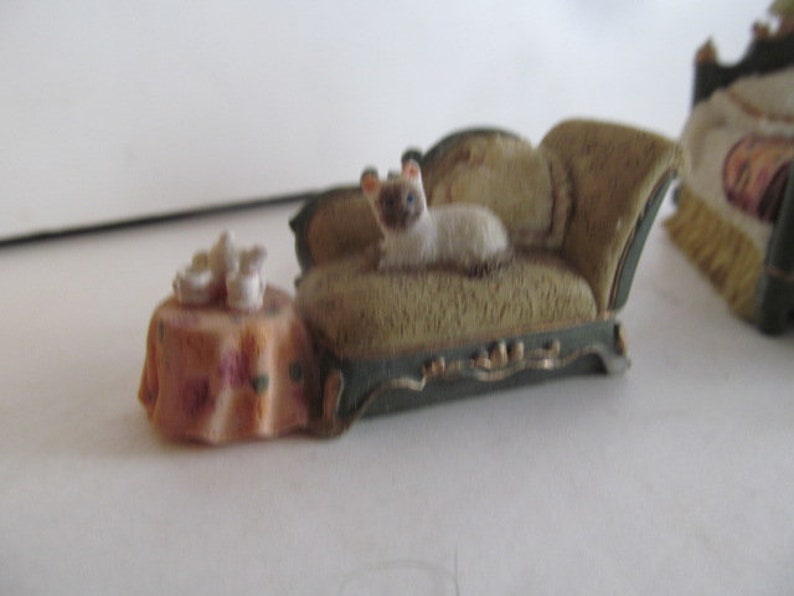 Victorian Chaise Lounge Settee Miniature Dollhouse Cat ...