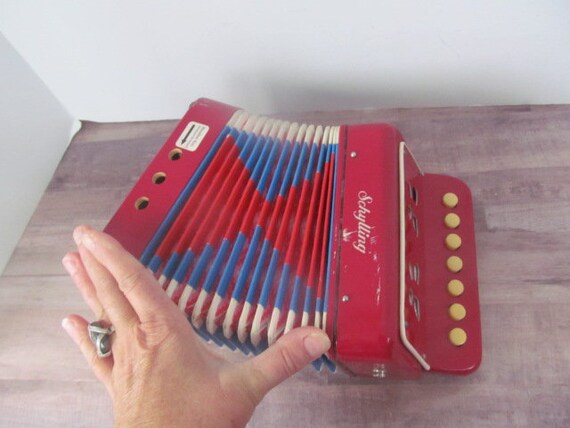 schylling accordion