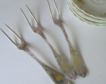 Silver Pickle Forks Appetizer Utensils Fork 1885 WM Rogers MFG Co AA Bridal Shower Buffet Wedding Serving Silverware