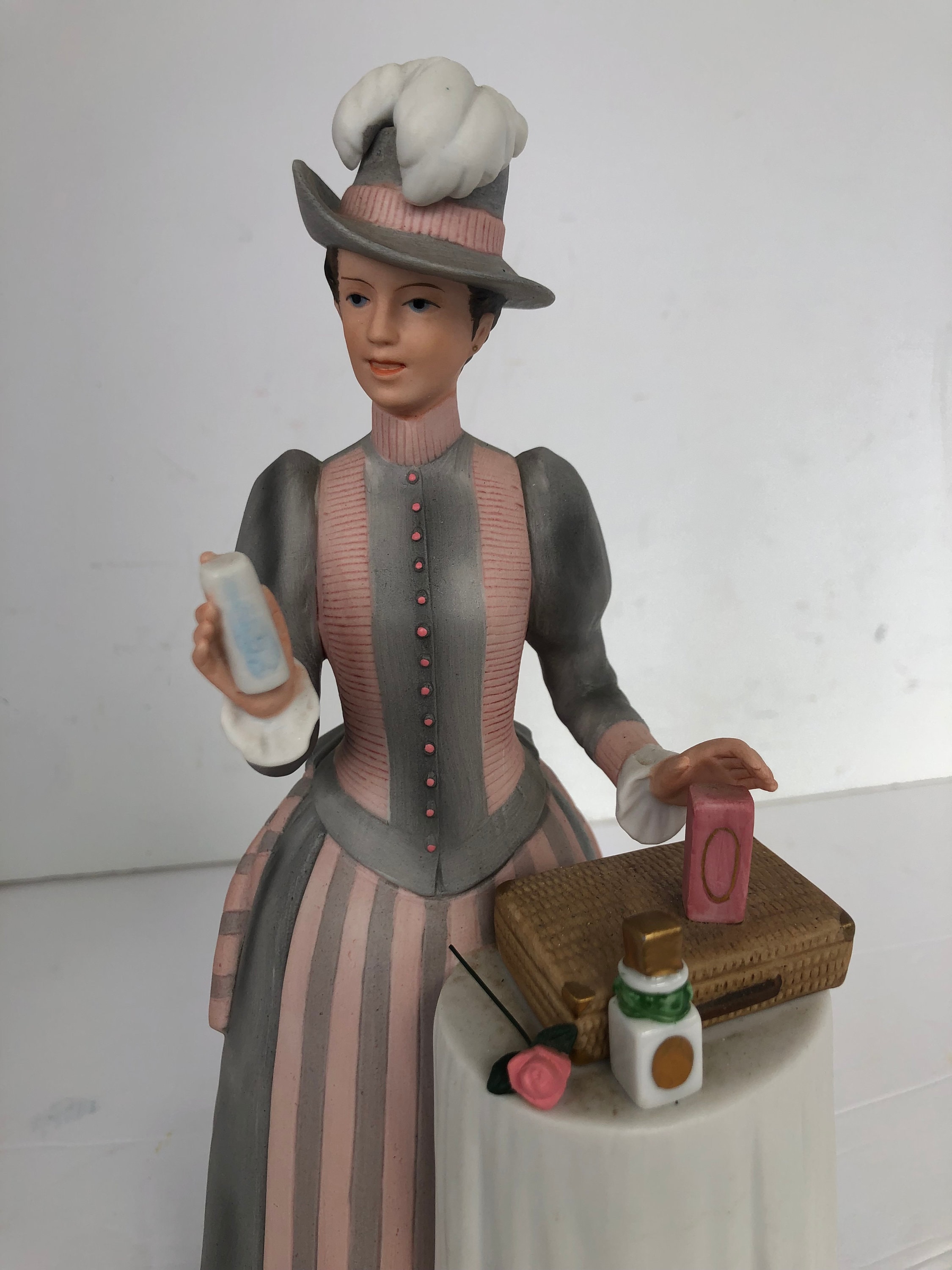 Mrs Albee 1984 Award Avon Victorian Lady Figurine 1980s Mrs Albee