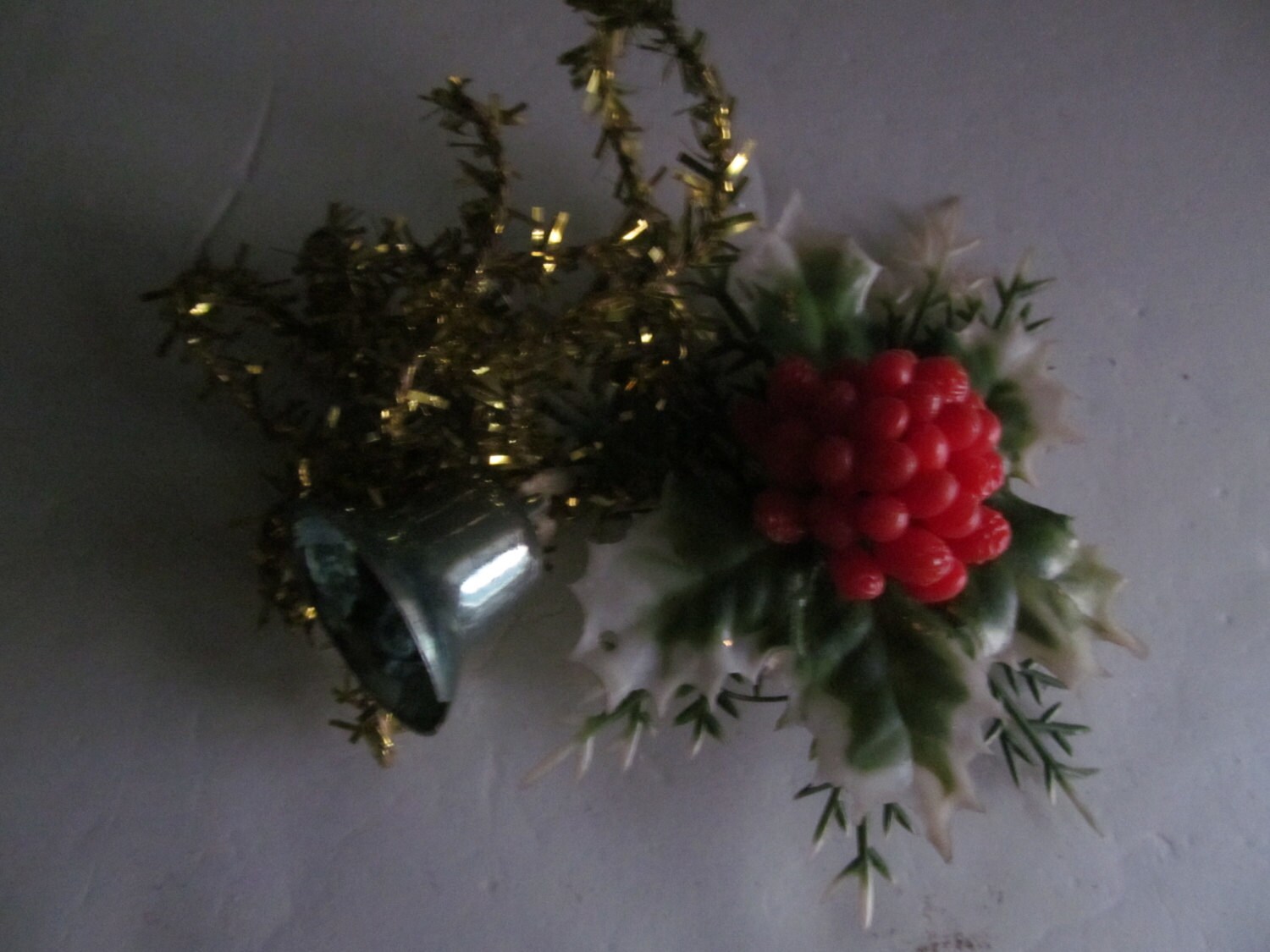 2 Silver Bells with Holly Berries Xmas Tree Decorations 5497 NEW 19496 2 Silver Bells with Holly Berries Xmas Tree Decorations 5497 NEW 19496